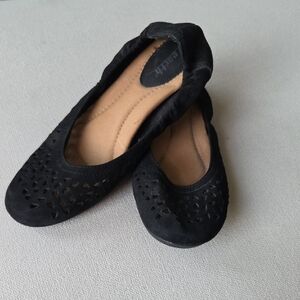 Earth Black Women's Flats with Cutout Design